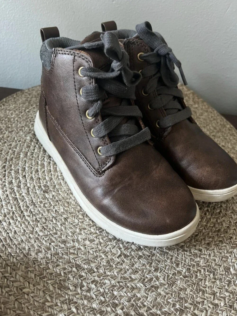 Cat & Jack Tennis Boots for Boys, Brown, Size 1. Kids shoes .